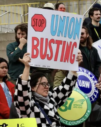 Rally against layoffs at Brooklyn Museum